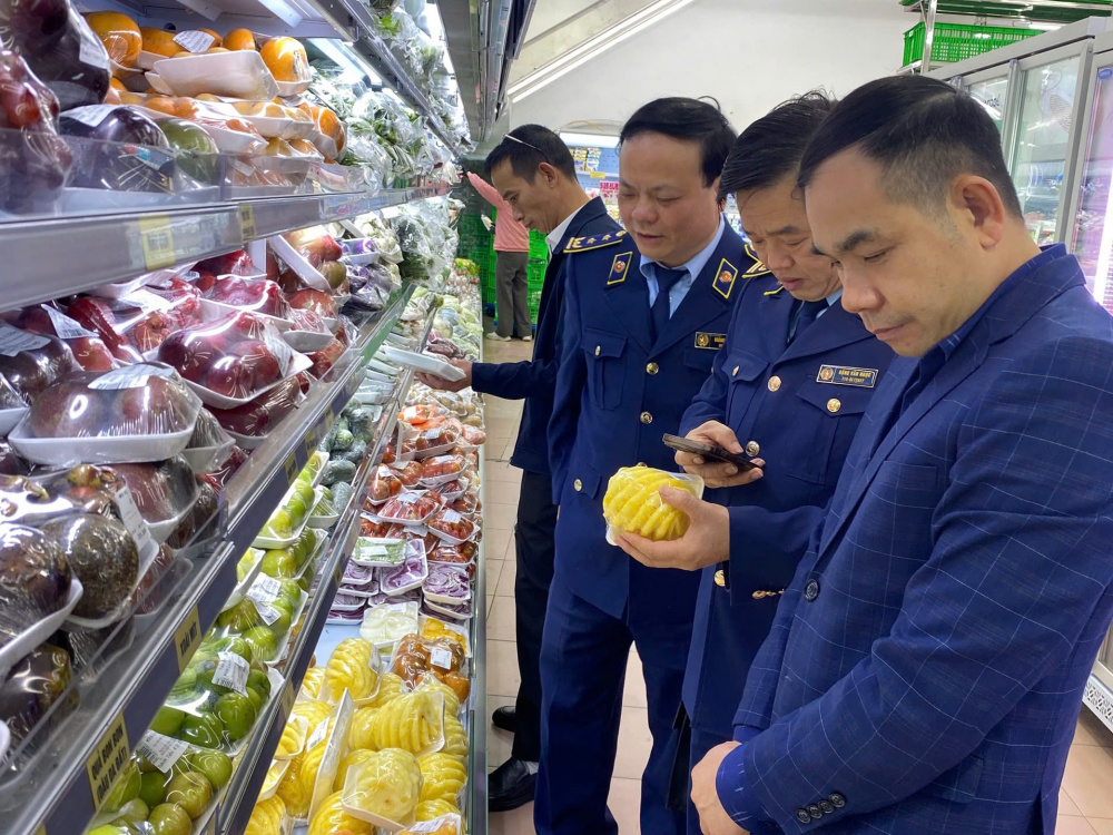 Đoàn công tác đã trực tiếp khảo sát, làm việc tại siêu thị Thành Đô (TP. Lạng Sơn)