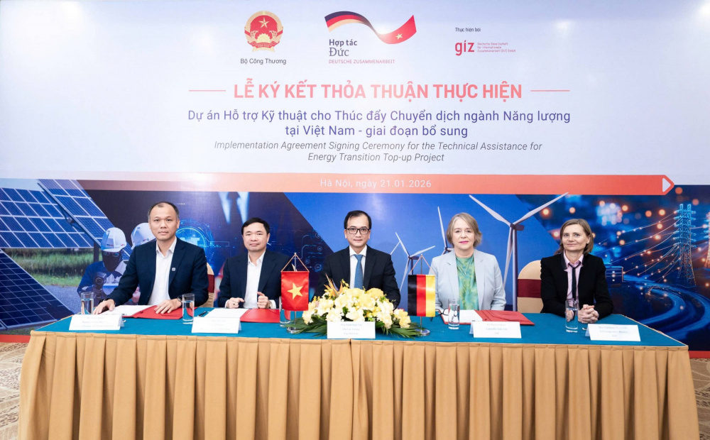 - Ông Phạm Quỳnh - Phó Tổng Giám đốc Công ty TNHH MTV Vận hành hệ thống điện và thị trường điện Quốc gia (NSMO) - Ông Đặng Hải Anh - Phó Vụ trưởng Vụ Dầu khí và Than - Ông Trịnh Quốc Vũ - Phó Cục Trưởng Cục Điện lực - Bà Michaela Baur - Giám đốc Quốc gia GIZ Việt Nam - Bà Christiana Hageneder - Giám đốc Chương trình Hỗ trợ năng lượng GIZ (ESP)