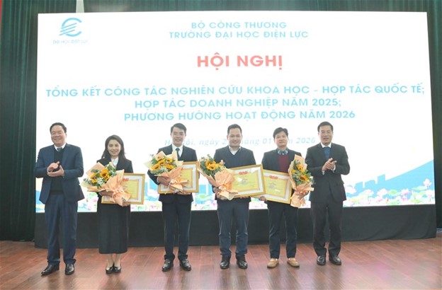Trường Đại học Điện lực nhìn lại chặng đường nghiên cứu khoa học và hợp tác phát triển