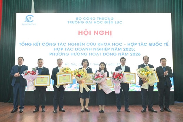 Trường Đại học Điện lực nhìn lại chặng đường nghiên cứu khoa học và hợp tác phát triển