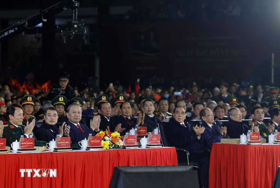 kỷ niệm Bác Hồ về nước