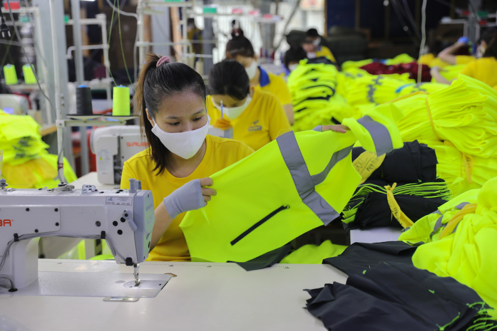 Đẩy mạnh phân cấp thực hiện thủ tục hành chính trong nhiều lĩnh vực thuộc phạm vi quản lý của Bộ Công Thương