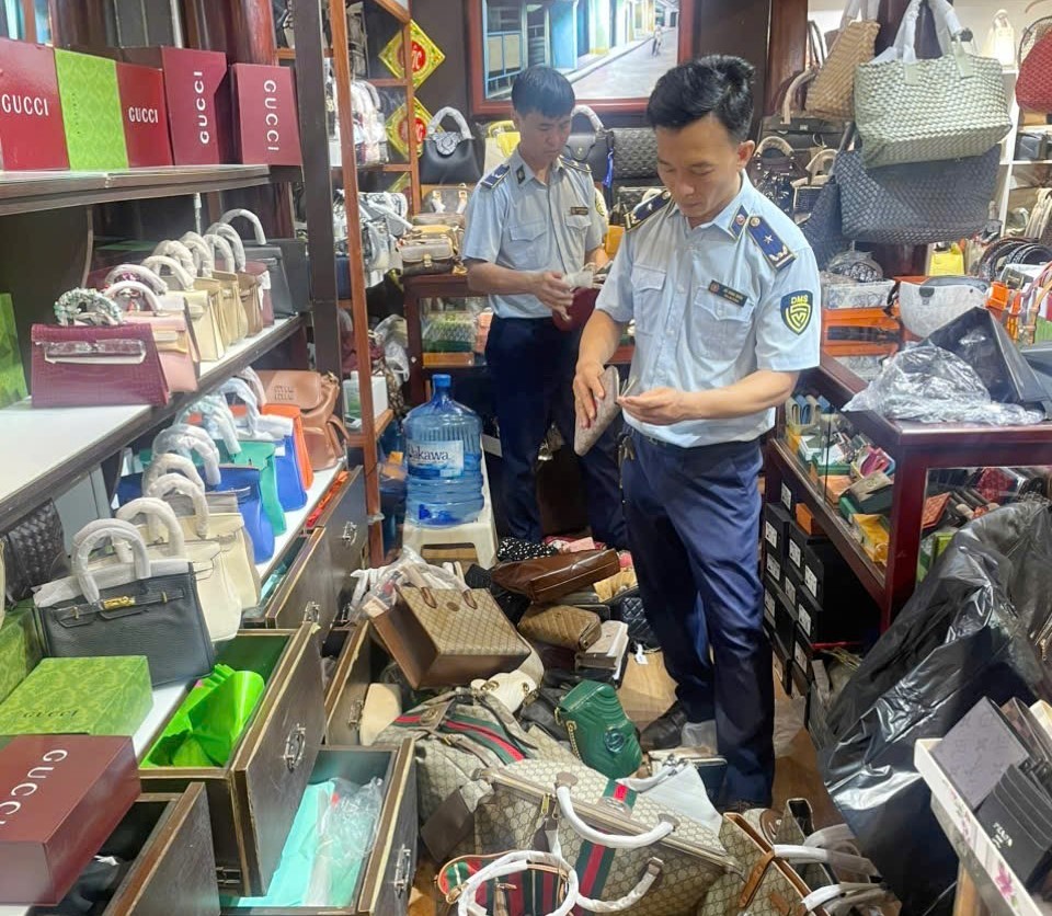 Quản lý thị trường