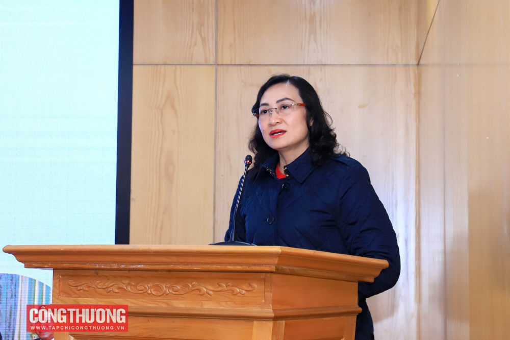 Thứ trưởng Phan Thị Thắng