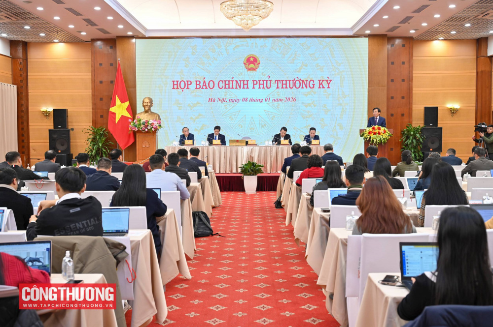 Chiều 8/1 tại Hà Nội, Văn phòng Chính phủ tổ chức buổi họp báo Chính phủ thường kỳ tháng 12/2025 để thông tin về tình hình kinh tế xã hội tháng 12, cả năm 2025 cũng như giai đoạn 2021-2025.