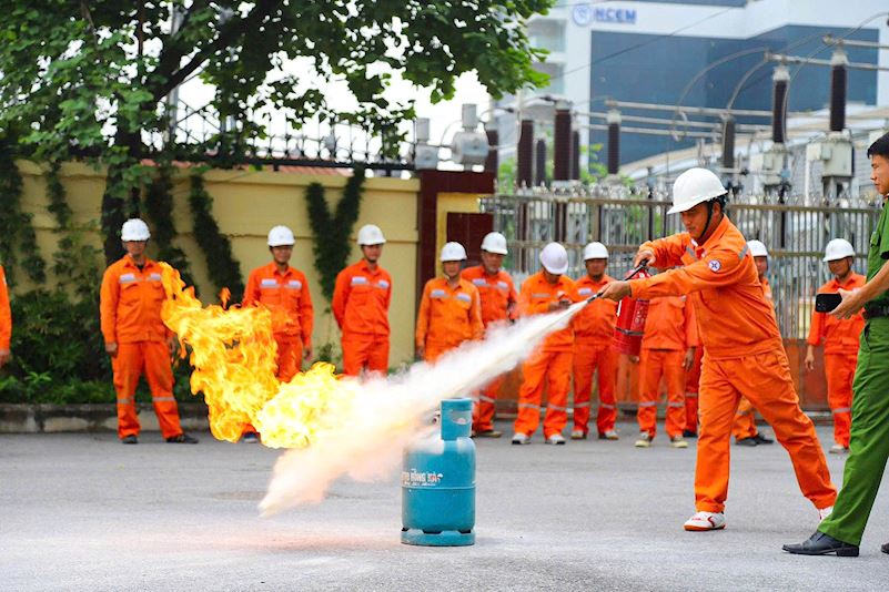 EVNHANOI chủ động trong công tác an toàn điện và phòng chống cháy nổ