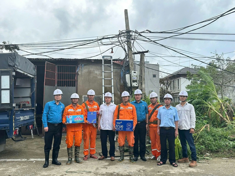 Lấy người lao động làm trung tâm - động lực cho phát triển bền vững