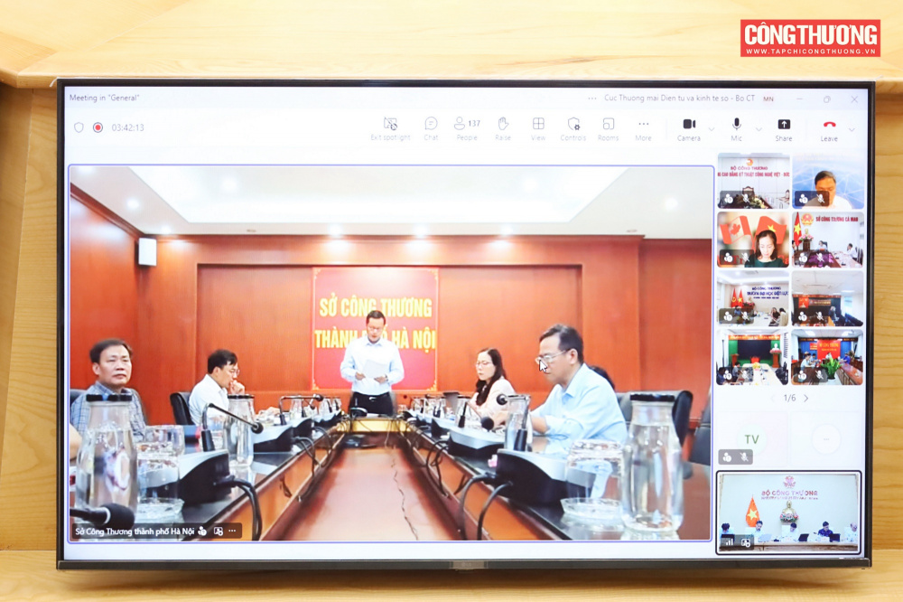 Hội nghị được tổ chức trực tiếp tại trụ sở Bộ Công Thương và kết nối trực tuyến đến Sở Công Thương các tỉnh, thành phố cùng hệ thống Thương vụ Việt Nam ở nước ngoài