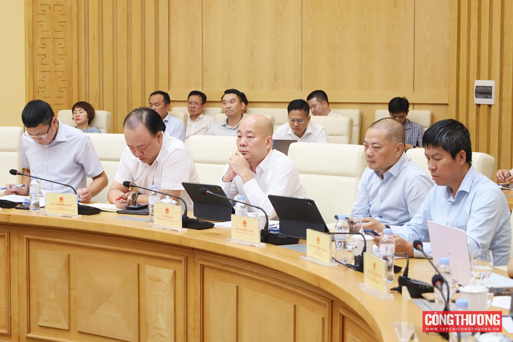 Hội nghị được tổ chức trực tiếp tại trụ sở Bộ Công Thương và kết nối trực tuyến đến Sở Công Thương các tỉnh, thành phố cùng hệ thống Thương vụ Việt Nam ở nước ngoài