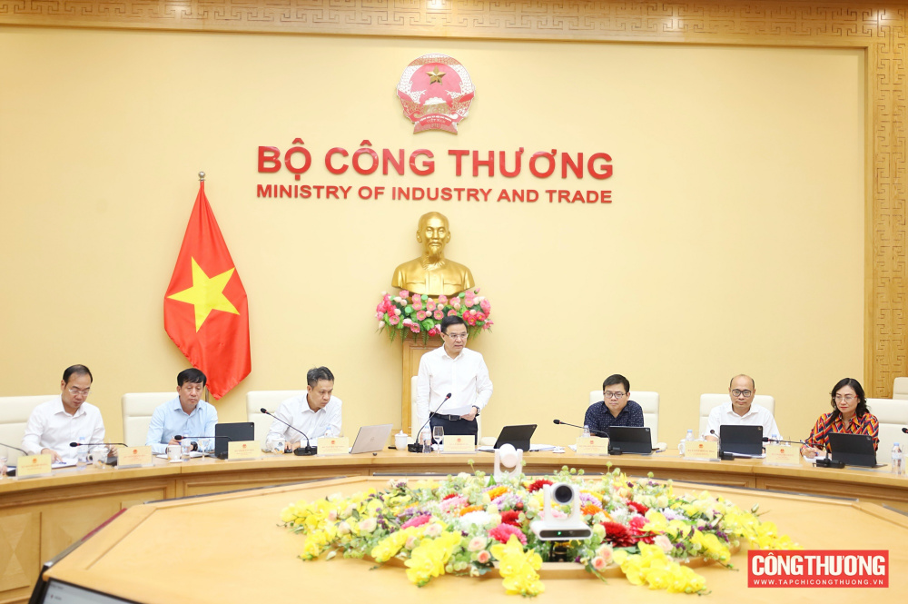 Bộ trưởng Lê Mạnh Hùng đánh giá cao những kết quả toàn ngành Công Thương đạt được trên các lĩnh vực công nghiệp, thương mại và năng lượng