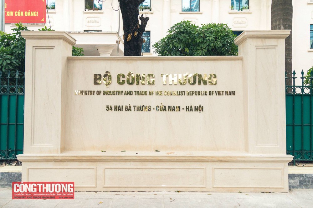 Với chủ đề “Xây dựng văn hóa tuân thủ Hiến pháp, pháp luật trong toàn ngành Công Thương; đổi mới công tác xây dựng và thi hành pháp luật, đồng hành cùng người dân và doanh nghiệp”, các hoạt động hưởng ứng được tổ chức thường xuyên trong năm 2026, tập trung cao điểm trong tháng 10 và tháng 11/2026; tuần cao điểm từ ngày 01/11/2026 đến ngày 09/11/2026