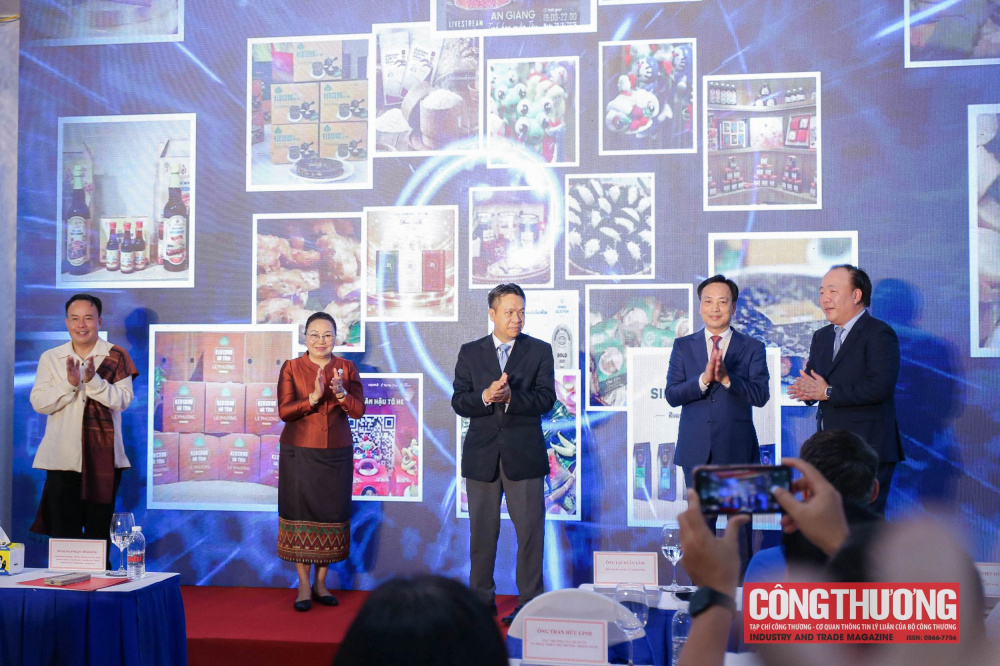 Khai mạc "Tuần lễ sản phẩm Việt - Lào tại Hà Nội"