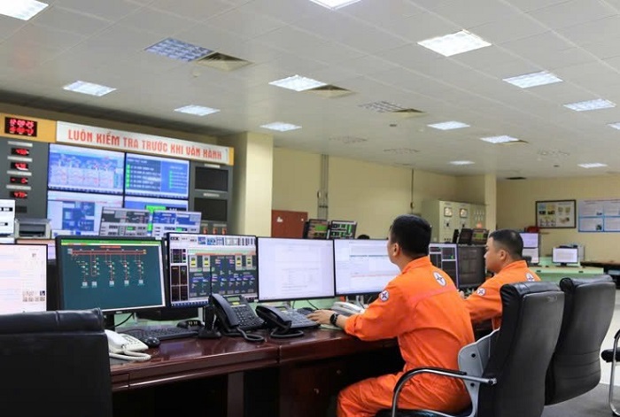 Hệ thống máy móc, thiết bị của Nhà máy được vận hành và theo dõi 24.7.