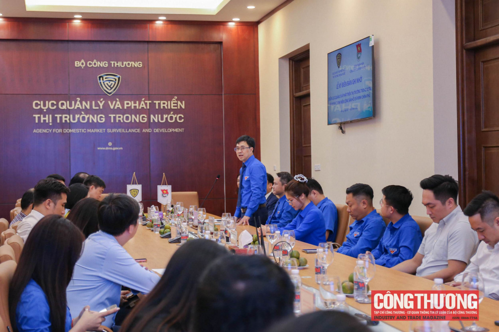 Lễ ký kết Biên bản ghi nhớ về phối hợp triển khai Chương trình “Sức sống hàng Việt”