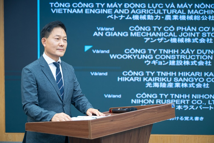 hợp tác chiến lược