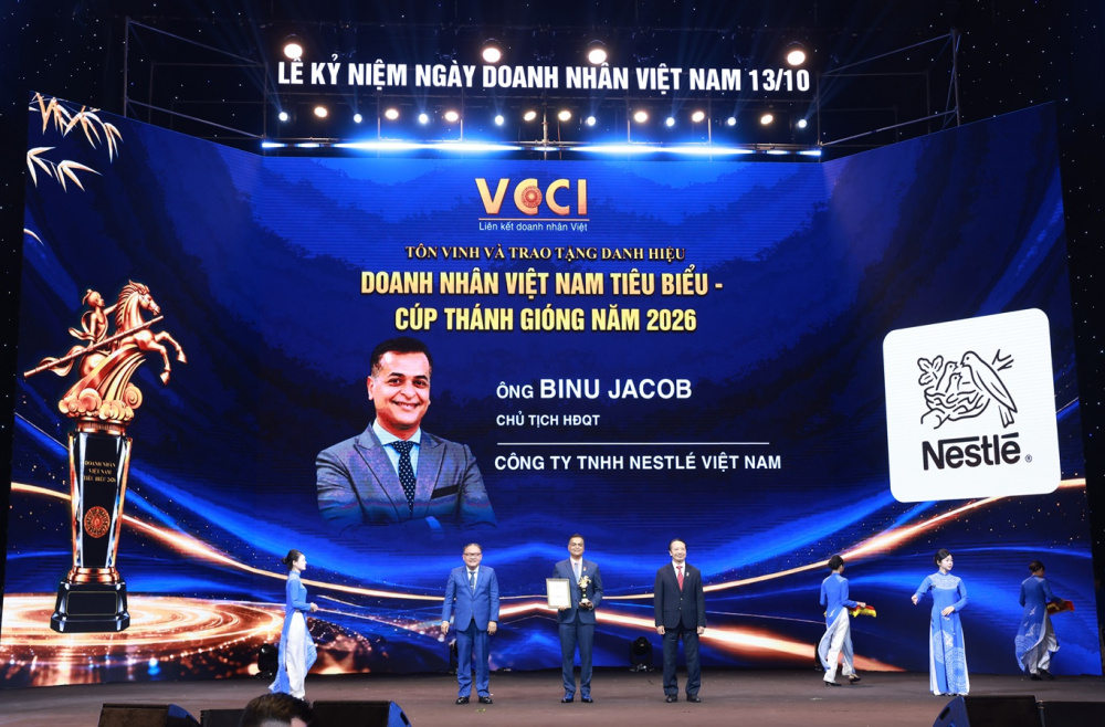 Tổng Giám đốc Nestlé Việt Nam nhận Cúp Thánh Gióng 2026