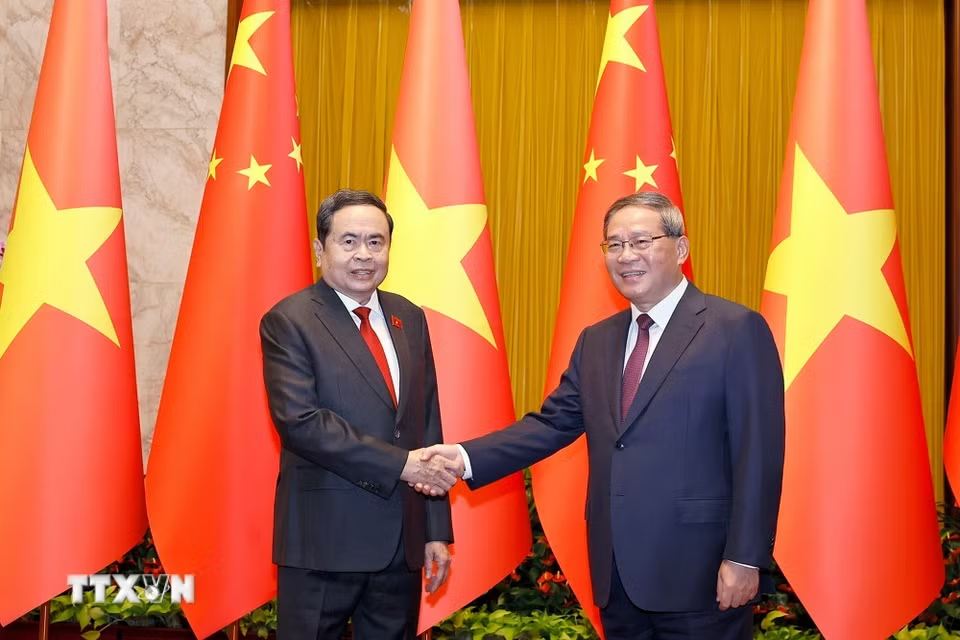 Chủ tịch Quốc hội Trần Thanh Mẫn và Thủ tướng Trung Quốc Lý Cường - Ảnh: TTXVN