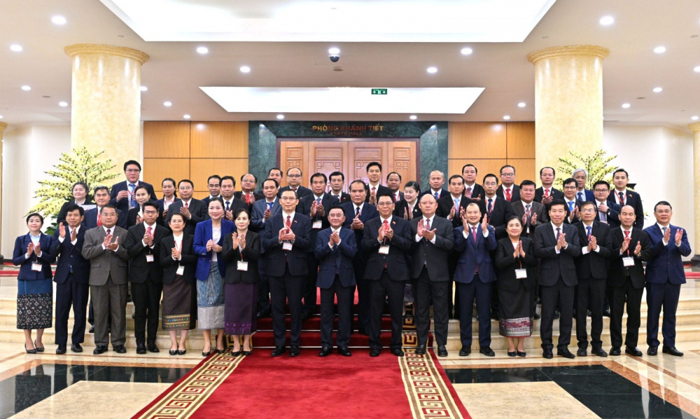 thường trực ban bí thư