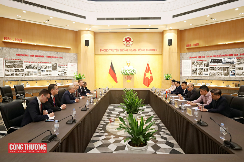 Thứ trưởng Bộ Công Thương Lương Hoàng Thái tiếp Thị trưởng thành phố Hamburg, Cộng hòa Liên bang Đức