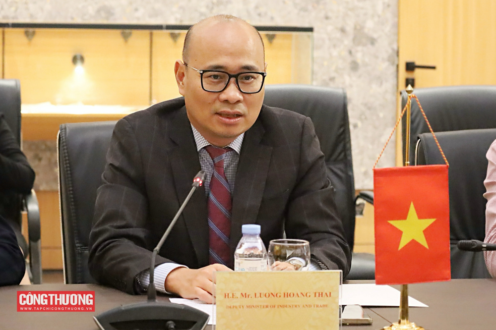Thứ trưởng Lương Hoàng Thái