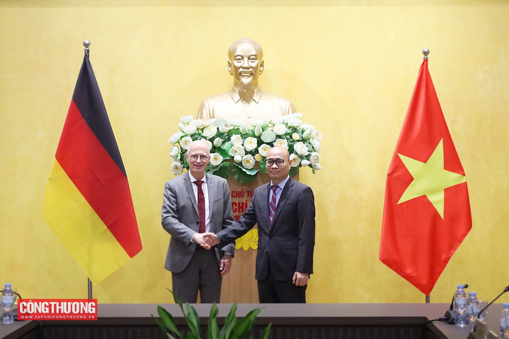 Thứ trưởng Bộ Công Thương Lương Hoàng Thái tiếp Thị trưởng thành phố Hamburg, Cộng hòa Liên bang Đức
