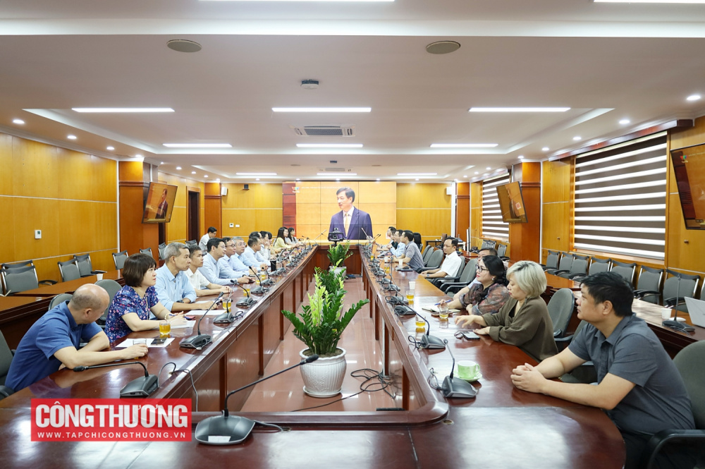 Đảng bộ Bộ Công Thương học tập, quán triệt Nghị quyết Hội nghị Trung ương 4 khóa XIV