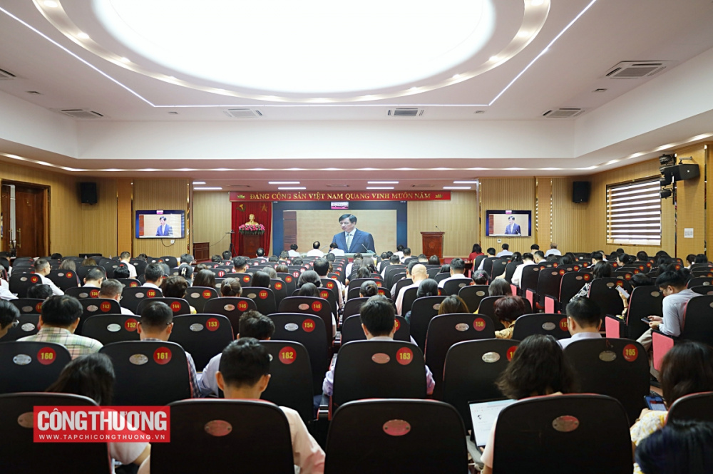 Đảng viên các tổ chức đảng của cơ quan, đơn vị thuộc Bộ Công Thương tham dự hội nghị