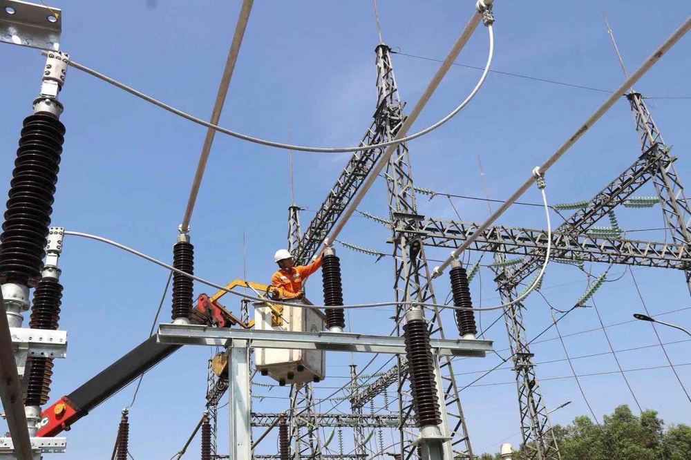 Luật Điện lực 2024 xác định nguyên tắc “tách bạch chức năng sản xuất, kinh doanh, cung cấp dịch vụ với chức năng quản lý nhà nước; tách bạch các hoạt động có tính độc quyền tự nhiên, độc quyền nhà nước với các hoạt động có tính cạnh tranh trong dây chuyền sản xuất điện năng”