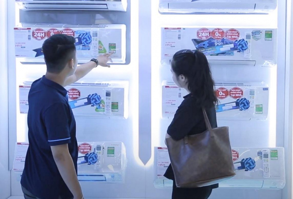 Nhãn năng lượng cung cấp thông tin về hiệu suất sử dụng năng lượng, giúp người tiêu dùng lựa chọn thiết bị phù hợp với nhu cầu.