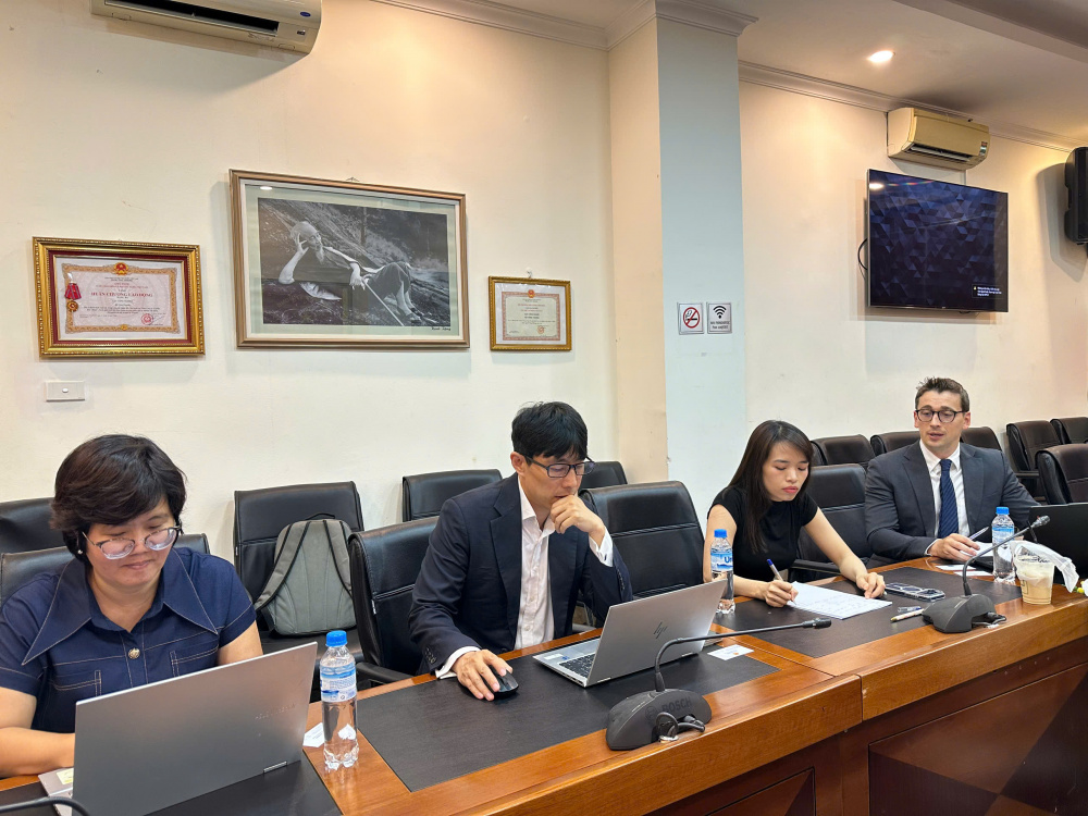 Đoàn chuyên gia EU đánh giá cao những thông tin và nội dung trao đổi tại buổi làm việc với Cục Công nghiệp, coi đây là cơ sở hữu ích để tiếp tục nghiên cứu, xác định tiềm năng và cơ hội hợp tác giữa hai bên trong thời gian tới.