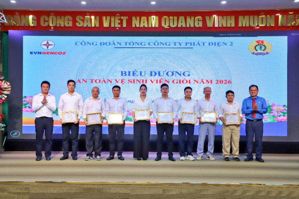khen thưởng tại Hội nghị