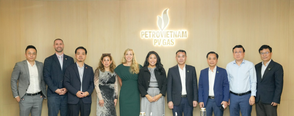 Đại diện PV GAS và đoàn công tác Bộ Thương mại Hoa Kỳ trao đổi về cơ hội hợp tác khí và năng lượng.