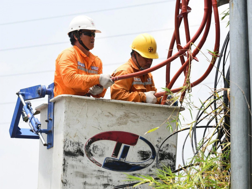 Dự thảo Quyết định sửa đổi quy định liên quan đến hiệu lực áp dụng của Quyết định 14/2025/QĐ-TTg để sớm áp dụng cơ cấu biểu giá bán lẻ điện và khung giờ cao điểm, thấp điểm mới để phù hợp với biểu đồ phụ tải hiện hành của hệ thống điện.