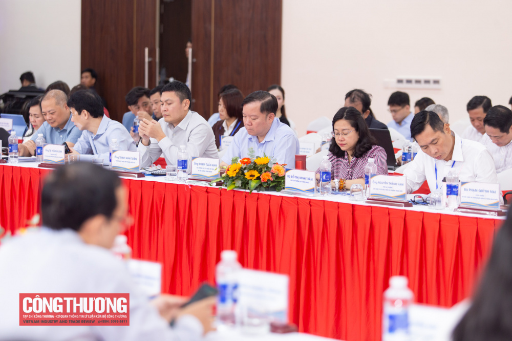 Các đại biểu tham dự hội nghị