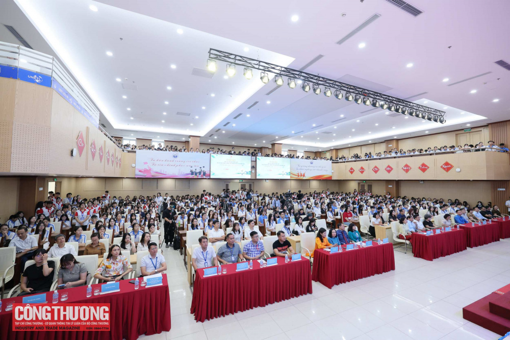 Khơi dậy sức sáng tạo của thế hệ trẻ, đưa pháp luật về sử dụng năng lượng tiết kiệm và hiệu quả vào cuộc sống
