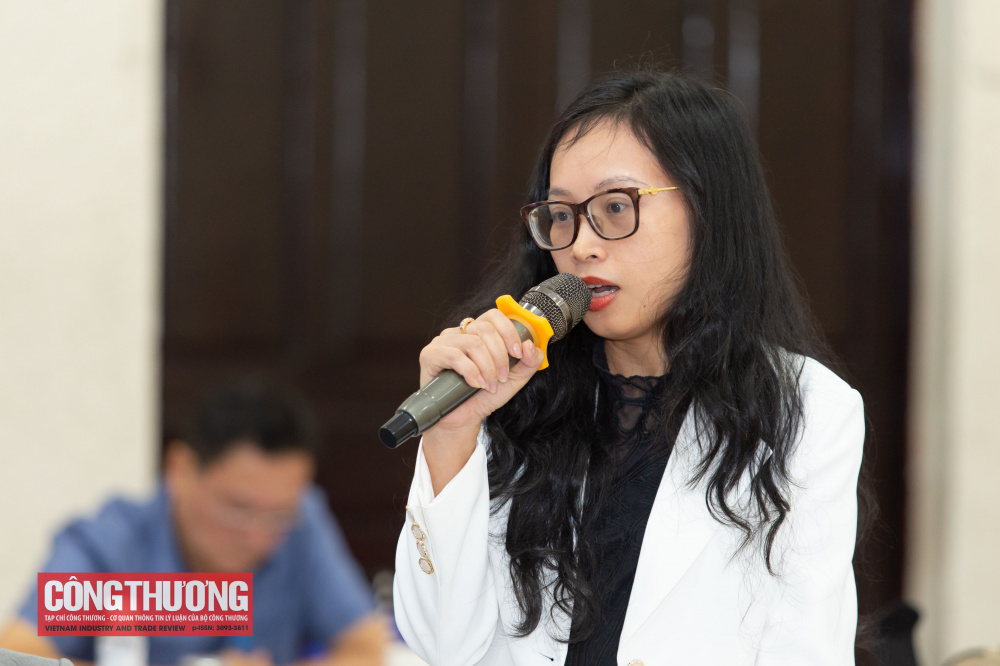Đại biểu tham luận