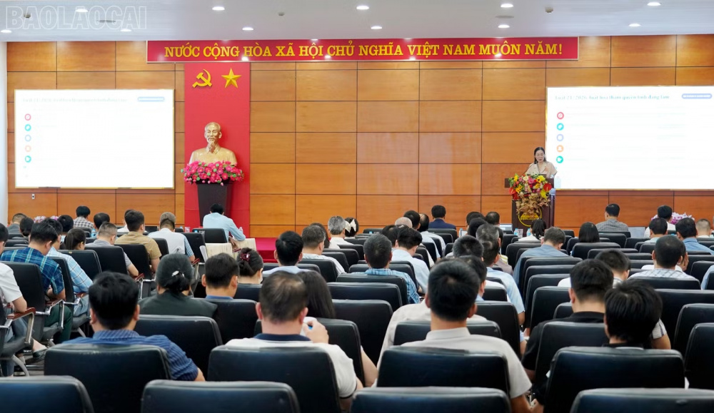 Quang cảnh Hội nghị tuyên truyền, phổ biến pháp luật về địa chất và khoáng sản năm 2026 tại Lào Cai. Ảnh:&nbsp;Bích Hợp.