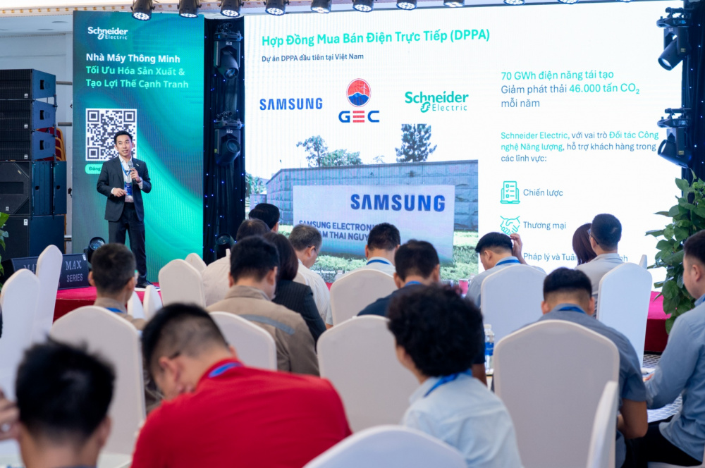 Hội thảo “Sử dụng năng lượng tiết kiệm và hiệu quả - Giải pháp thúc đẩy tăng trưởng xanh và phát triển bền vững”