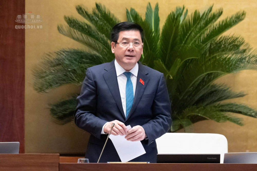 Phó Chủ tịch Quốc hội Nguyễn Hồng Diên điều hành phiên thảo luận