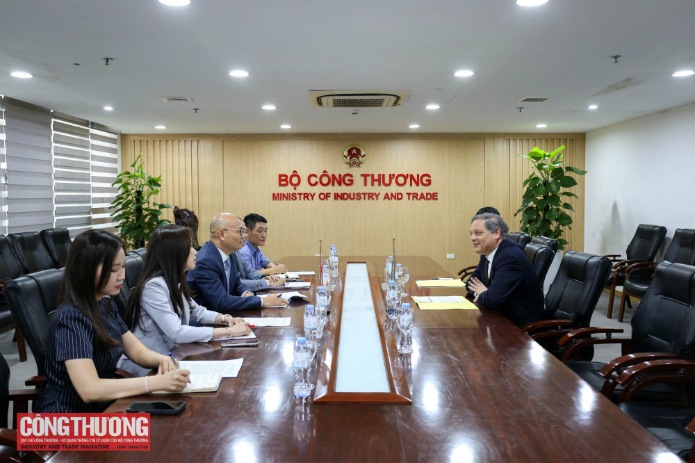 Thứ trưởng Bộ Công Thương Lương Hoàng Thái tiếp Đại sứ Đặc mệnh Toàn quyền Cộng hòa Liên bang Brazil tại Việt Nam Marcelo Paz Saraiva Câmara