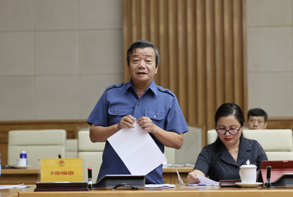 Ủy viên phản biện phát biểu tại cuộc họp - Ảnh: chinhphu.vn/Phương Nguyên