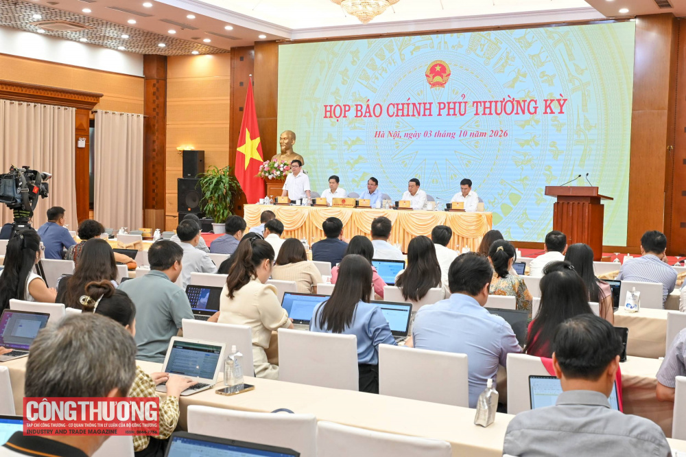Thứ trưởng Bộ Công Thương Trương Thanh Hoài thông tin về các nội dung phóng viên quan tâm tại họp báo Chính phủ thường kỳ trưa 3/10/2026 