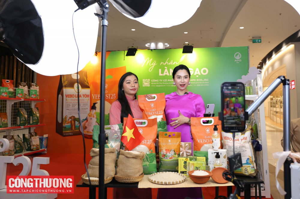 Phó Thủ tướng Thường trực Phạm Gia Túc vừa ký ban hành Quyết định số 2069/QĐ-TTg ngày 29/10/2026 phê duyệt Chương trình “Hàng Việt vì người Việt” giai đoạn 2026 - 2030 (Chương trình).
