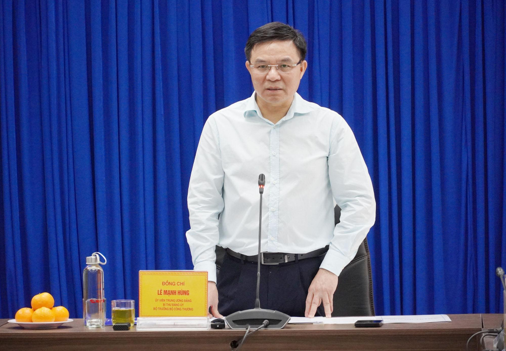 Bộ trưởng Bộ Công Thương Lê Mạnh Hùng phát biểu tại buổi làm việc