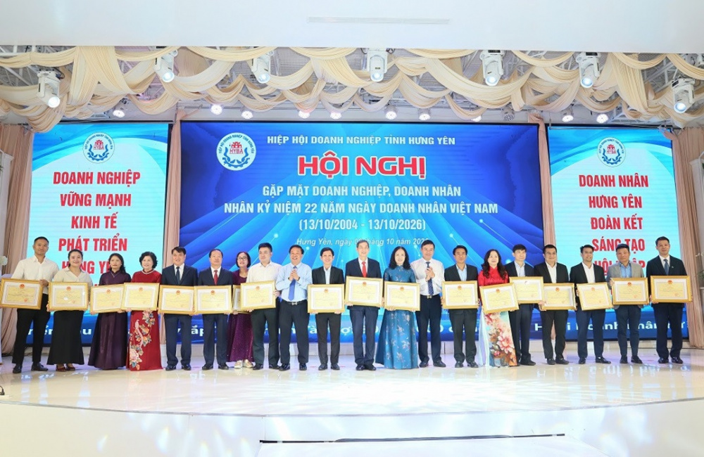 Hòa Phát nhận Bằng khen của Chủ tịch UBND tỉnh Hưng Yên nhân kỷ niệm Ngày Doanh nhân Việt Nam