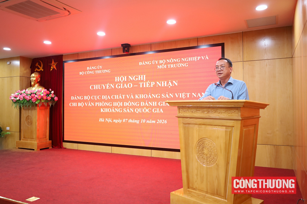 Đảng ủy Bộ Công Thương tiếp nhận Đảng bộ Cục Địa chất và Khoáng sản Việt Nam và Chi bộ Văn phòng Hội đồng đánh giá trữ lượng khoáng sản quốc gia