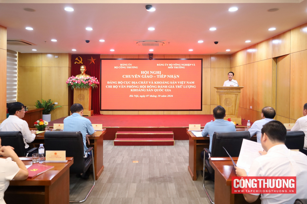 Đảng ủy Bộ Công Thương tiếp nhận Đảng bộ Cục Địa chất và Khoáng sản Việt Nam và Chi bộ Văn phòng Hội đồng đánh giá trữ lượng khoáng sản quốc gia
