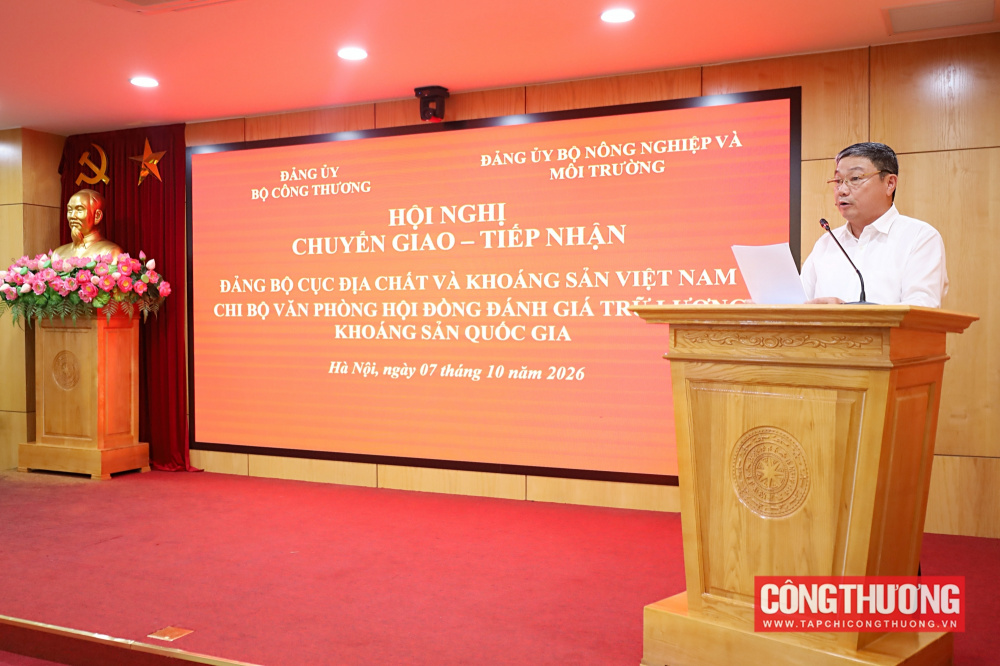 Đảng ủy Bộ Công Thương tiếp nhận Đảng bộ Cục Địa chất và Khoáng sản Việt Nam và Chi bộ Văn phòng Hội đồng đánh giá trữ lượng khoáng sản quốc gia