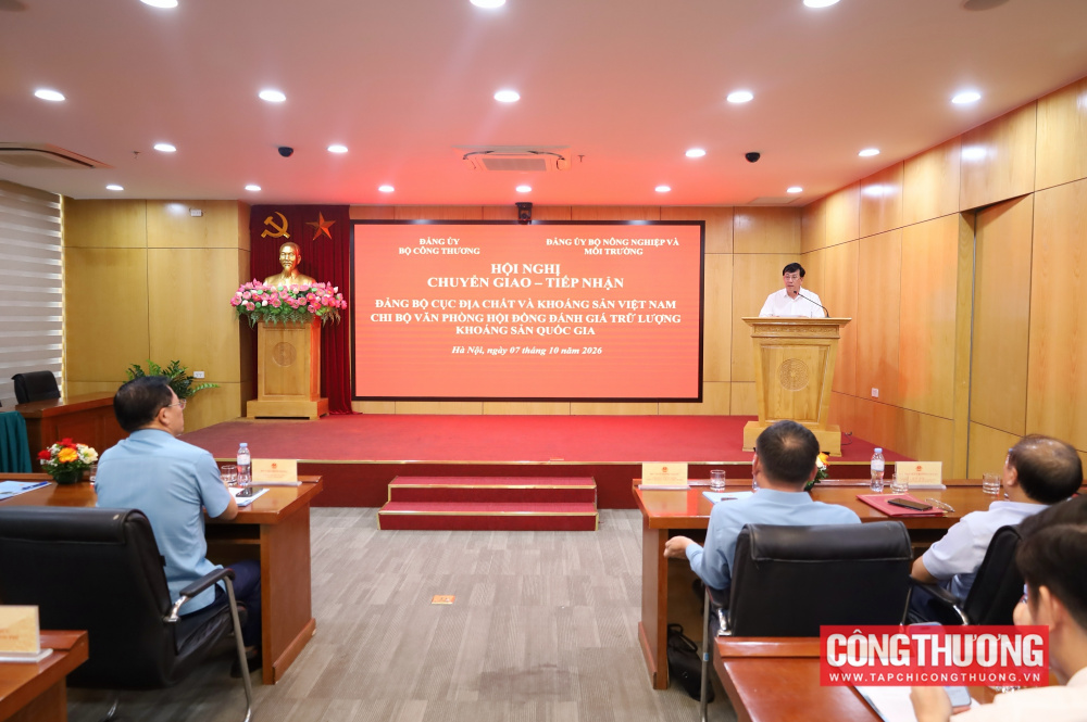 Đảng ủy Bộ Công Thương tiếp nhận Đảng bộ Cục Địa chất và Khoáng sản Việt Nam và Chi bộ Văn phòng Hội đồng đánh giá trữ lượng khoáng sản quốc gia