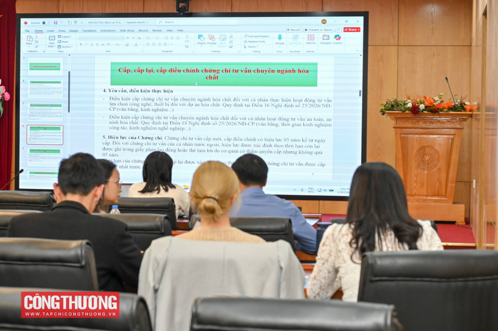 Chiều ngày 30/1/2026, Cục Hóa chất (Bộ Công Thương) tổ chức Hội thảo trực tuyến phổ biến và hướng dẫn triển khai các thủ tục hành chính mới trong lĩnh vực hóa chất